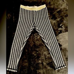 Size 6 , Black and white houndstooth heavy knit stretch leggings